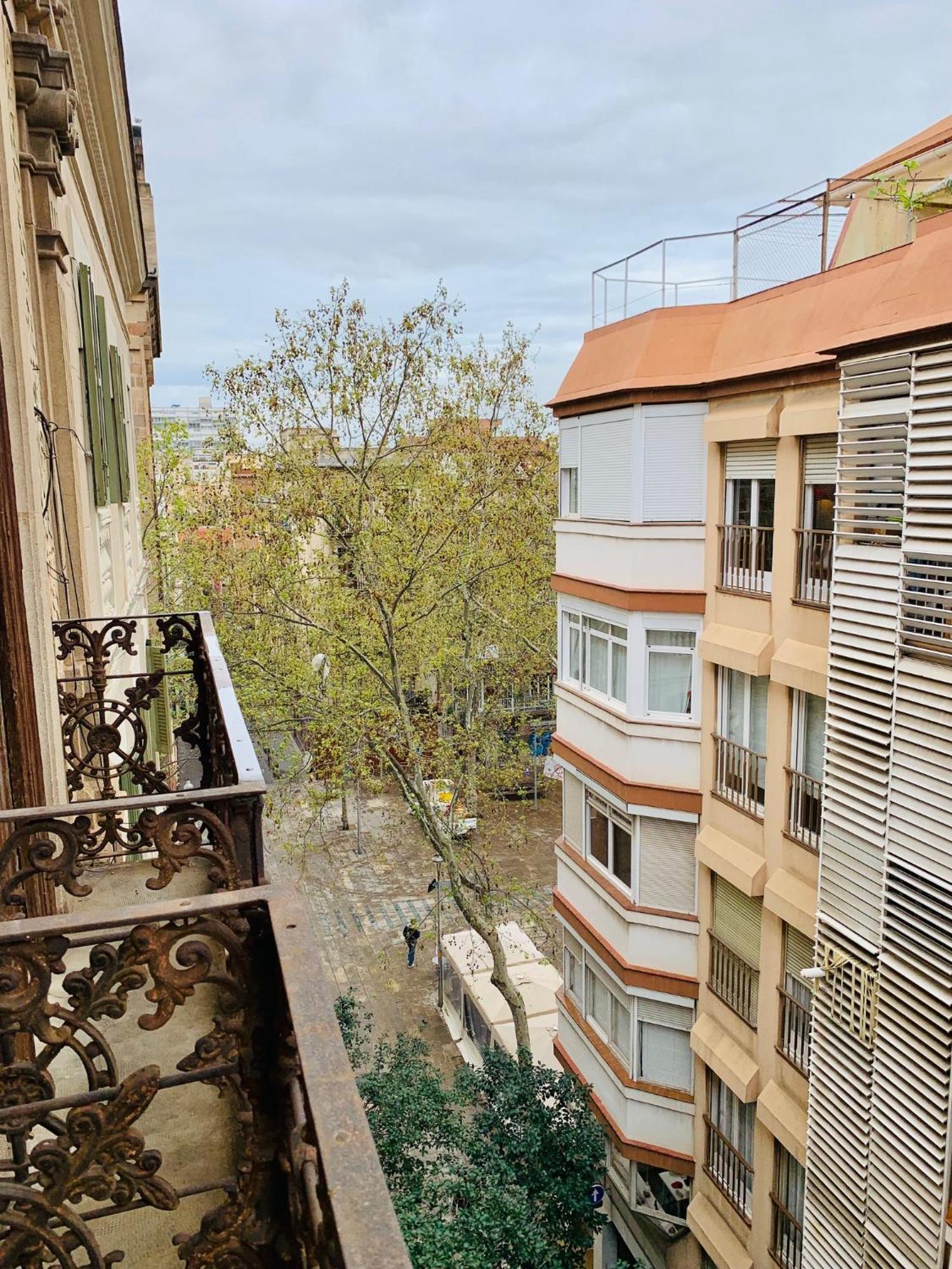Apartments Gaudi Барселона Экстерьер фото
